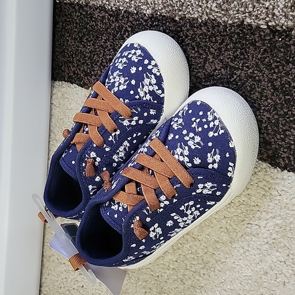 OshKosh B'gosh Other - NWT OshKosh B'gosh Slip-on Toddler Sneakers Size 10